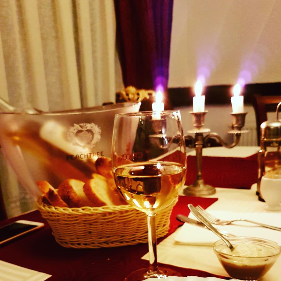 Hotel Casa Octavian Suczawica Zewnętrze zdjęcie